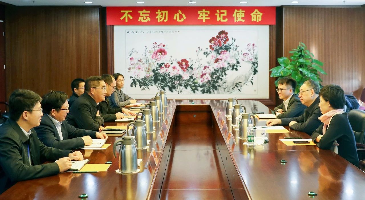 姜仁鋒會見中國國新黨委委員、總會計師劉學詩 