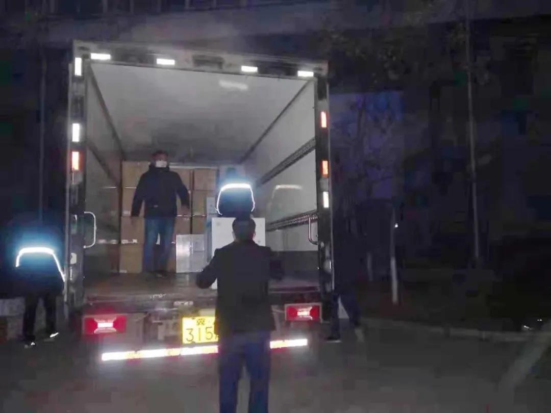 這樣深夜連續作業，已堅持了多日