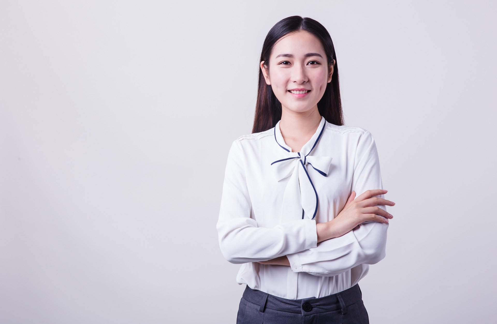 摄图网_500634068_职业女性人物棚拍(仅交流学习使用).jpg